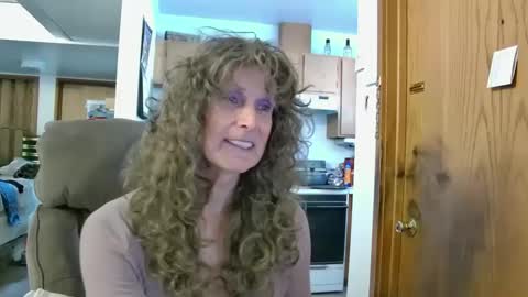 Nikki online show from 01-25-25, 04:46
