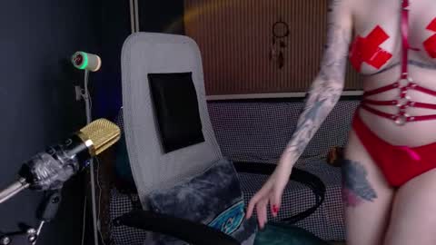 Snapshot of cumpotikeve chatting on 10-04-25, 01:25 CUMpotikEve online show from 10-04-25, 01:25