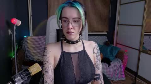 Snapshot of cumpotikeve chatting on 10-10-25, 01:48 CUMpotikEve online show from 10-10-25, 01:48