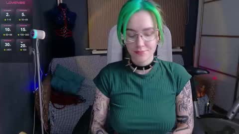 Snapshot of cumpotikeve chatting on 10-20-25, 02:45 CUMpotikEve online show from 10-20-25, 02:45