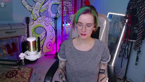 CUMpotikEve online show from 04-30-26, 02:40