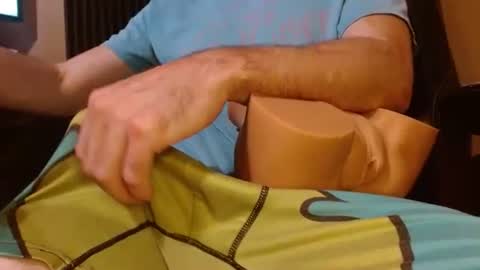 Snapshot of cumshard35 chatting on 10-18-25, 04:04 cumshard35 online show from 10-18-25, 04:04