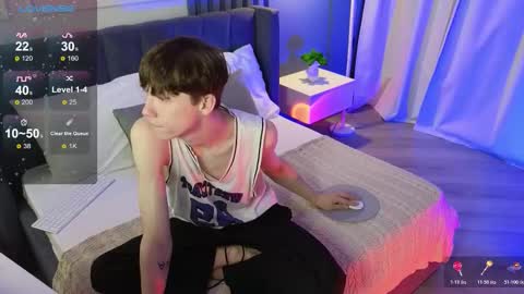 Snapshot of cumte_boy chatting on 11-24-25, 03:39 cumte_boy online show from 11-24-25, 03:39