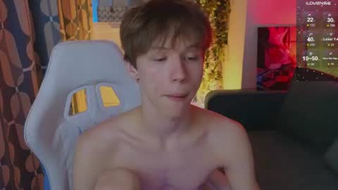 Snapshot of cumte_boy chatting on 06-11-26, 01:27 cumte_boy online show from 06-11-26, 01:27