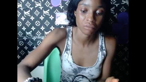 Snapshot of cupidxdoll chatting on 02-22-25, 10:31 cupidxdoll online show from 02-22-25, 10:31