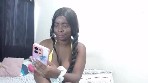 dominic and julieta... independent models online show from 04-25-26, 12:19