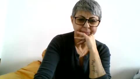 Snapshot of cuplu4346529860 chatting on 12-31-24, 11:42 couple online show from 12-31-24, 11:42