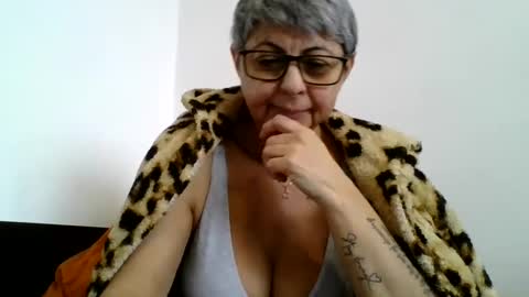 Snapshot of cuplu4346529860 chatting on 01-01-25, 10:11 couple online show from 01-01-25, 10:11