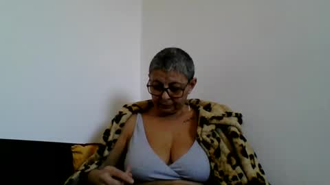 Snapshot of cuplu4346529860 chatting on 02-03-25, 01:30 couple online show from 02-03-25, 01:30