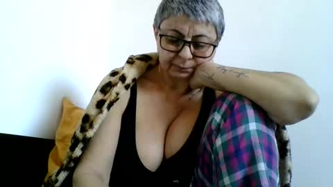 Snapshot of cuplu4346529860 chatting on 03-08-25, 02:51 couple online show from 03-08-25, 02:51