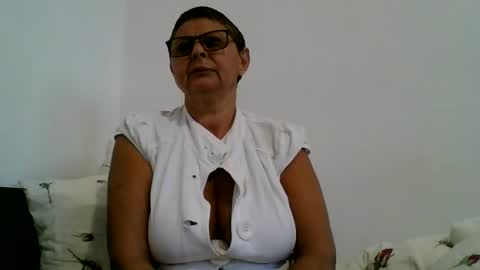 Snapshot of cuplu4346529860 chatting on 09-29-25, 03:28 couple online show from 09-29-25, 03:28