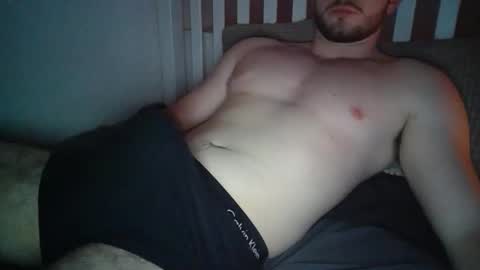 Snapshot of curiousharryxx chatting on 12-14-25, 07:18 BritishHarry online show from 12-14-25, 07:18