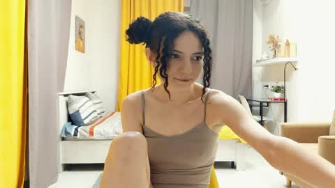 Snapshot of curlixiee chatting on 06-08-26, 11:27 Kira online show from 06-08-26, 11:27