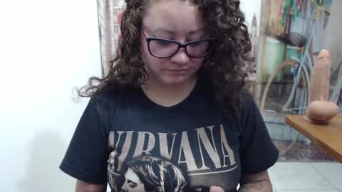 Vannesa online show from 11-22-25, 08:19