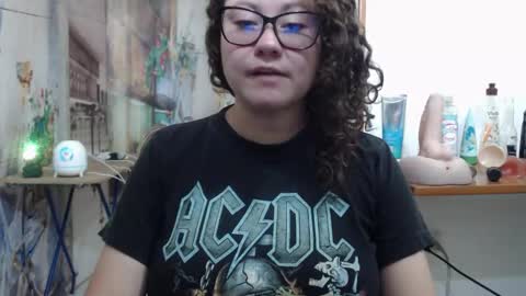 Vannesa online show from 03-18-26, 07:28