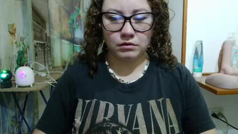 Vannesa online show from 04-17-26, 03:09