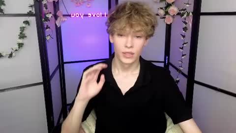 curly_twinkboy online show from 07-18-26, 08:45