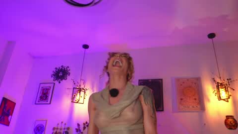 Snapshot of curlynatashaa chatting on 04-09-26, 07:03 Natasha online show from 04-09-26, 07:03