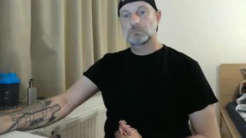 Snapshot of curman85 chatting on 12-03-24, 01:19 Curman85 online show from 12-03-24, 01:19