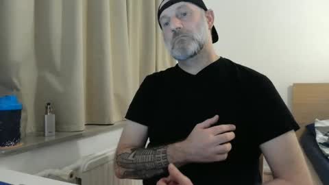 Snapshot of curman85 chatting on 12-22-24, 12:07 Curman85 online show from 12-22-24, 12:07