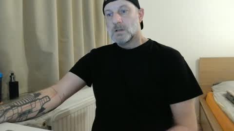 Snapshot of curman85 chatting on 02-03-25, 11:36 Curman85 online show from 02-03-25, 11:36