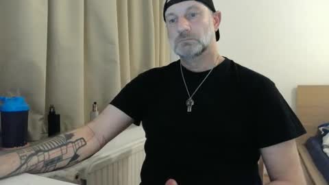 Snapshot of curman85 chatting on 03-08-25, 11:39 Curman85 online show from 03-08-25, 11:39