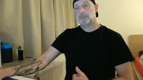 Snapshot of curman85 chatting on 12-01-25, 10:59 Curman85 online show from 12-01-25, 10:59