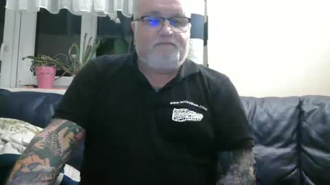 Snapshot of curtus14 chatting on 12-15-24, 01:13 curtus14 online show from 12-15-24, 01:13