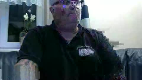 Snapshot of curtus14 chatting on 09-13-25, 10:53 curtus14 online show from 09-13-25, 10:53