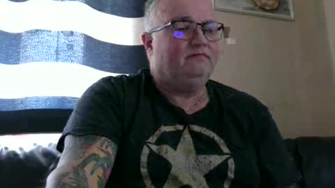 Snapshot of curtus14 chatting on 12-22-25, 08:55 curtus14 online show from 12-22-25, 08:55