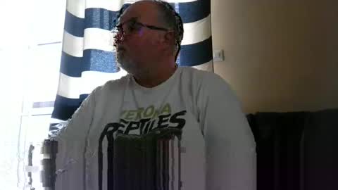 Snapshot of curtus14 chatting on 04-04-26, 09:18 curtus14 online show from 04-04-26, 09:18