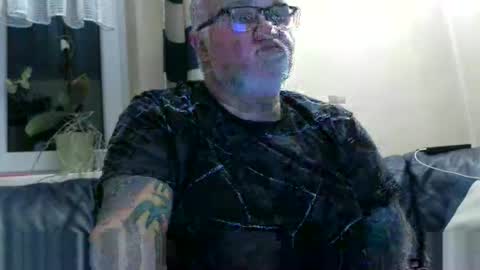 Snapshot of curtus14 chatting on 05-06-26, 08:36 curtus14 online show from 05-06-26, 08:36