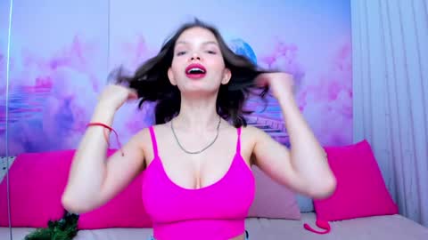 Snapshot of curvy_dynamite chatting on 01-07-25, 01:06 Sammy online show from 01-07-25, 01:06