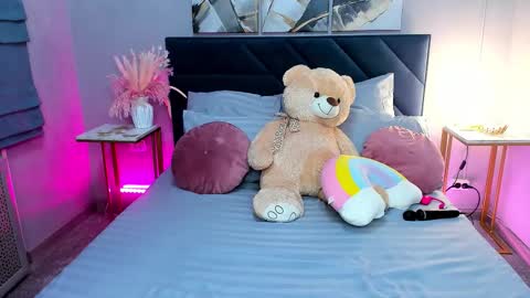 Snapshot of curvy_dynamite chatting on 10-09-25, 01:14 Sammy online show from 10-09-25, 01:14