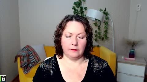 curvy_girlz online show from 11-06-25, 05:36