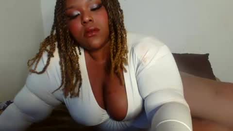 Snapshot of curvybcelinemixe chatting on 12-21-24, 07:24 Cline  online show from 12-21-24, 07:24