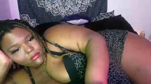 Snapshot of curvybcelinemixe chatting on 02-13-25, 12:13 Cline  online show from 02-13-25, 12:13