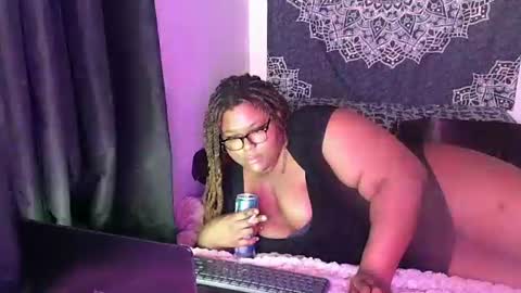 Snapshot of curvybcelinemixe chatting on 02-20-25, 03:34 Cline  online show from 02-20-25, 03:34