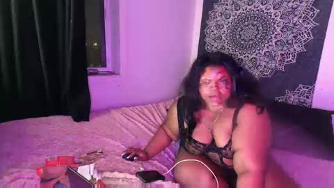 Snapshot of curvybcelinemixe chatting on 03-12-25, 01:25 Cline  online show from 03-12-25, 01:25