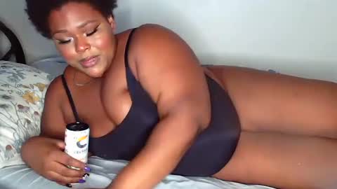 Snapshot of curvybcelinemixe chatting on 10-05-25, 02:54 Cline  online show from 10-05-25, 02:54