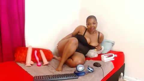 Snapshot of curvycutiexx94 chatting on 10-01-25, 07:03 curvycutiexx94 online show from 10-01-25, 07:03