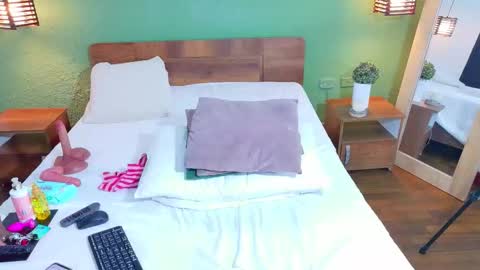 Danna online show from 11-12-25, 06:19