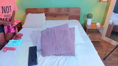 Danna online show from 04-19-26, 01:21