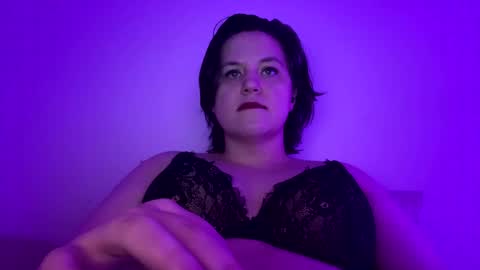 Snapshot of curvyflora chatting on 02-25-25, 02:47 CurvyFlora online show from 02-25-25, 02:47