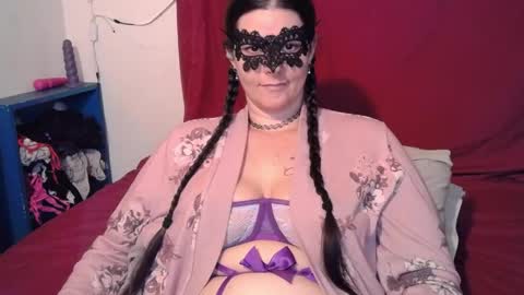 Snapshot of curvygamerceline chatting on 05-21-26, 06:59 Celine Fawe online show from 05-21-26, 06:59