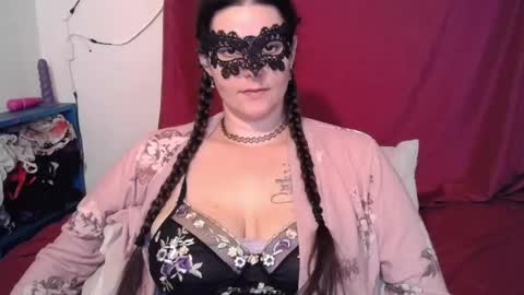Snapshot of curvygamerceline chatting on 06-03-26, 07:08 Celine Fawe online show from 06-03-26, 07:08