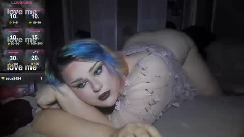 Curvygothfemboy online show from 01-09-25, 07:21