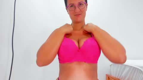 CurvyJules online show from 10-25-25, 12:02