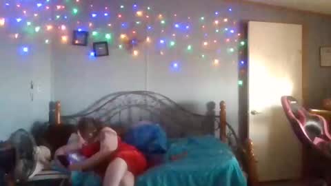 dahlia -kim online show from 12-22-24, 09:53