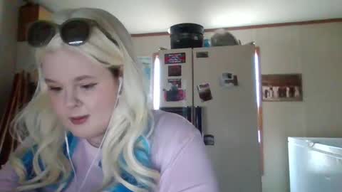 dahlia -kim online show from 03-08-25, 04:17